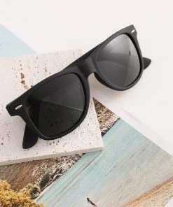 CUPSHE Black Magic Minimalist Sunglasses Accs & Clothing