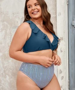CUPSHE 4th Of July Ruffled Lace Up Bralette & Sea Shore Stripe Plus Size Bikini Set