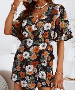 CUPSHE Agatha Lace Up Wrap Floral Jumpsuit Accs & Clothing