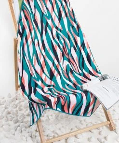 CUPSHE Ripple Zebra Striped Beach Blanket