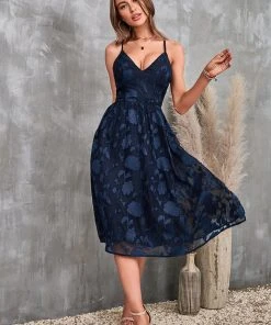 CUPSHE Leanna V-neck Ruching Backless Slip Dress