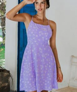 CUPSHE Kaylan Fitted Waisted Ditsy Tie A-Shape Dress