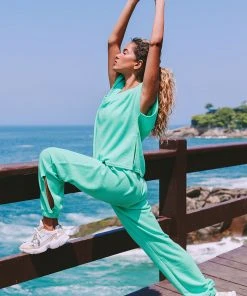 CUPSHE Honey Green V-neck Matching Set Accs & Clothing