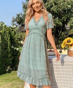 CUPSHE Emily V-neck Tea Length Frill A-Shape Dress