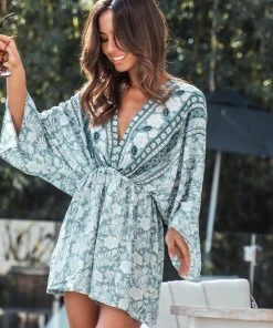 CUPSHE Myra V-neck Elastic Waist Backless Jumpsuit