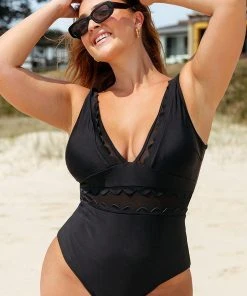 CUPSHE One Pieces Solid Black V-Neck One Piece Swimsuit