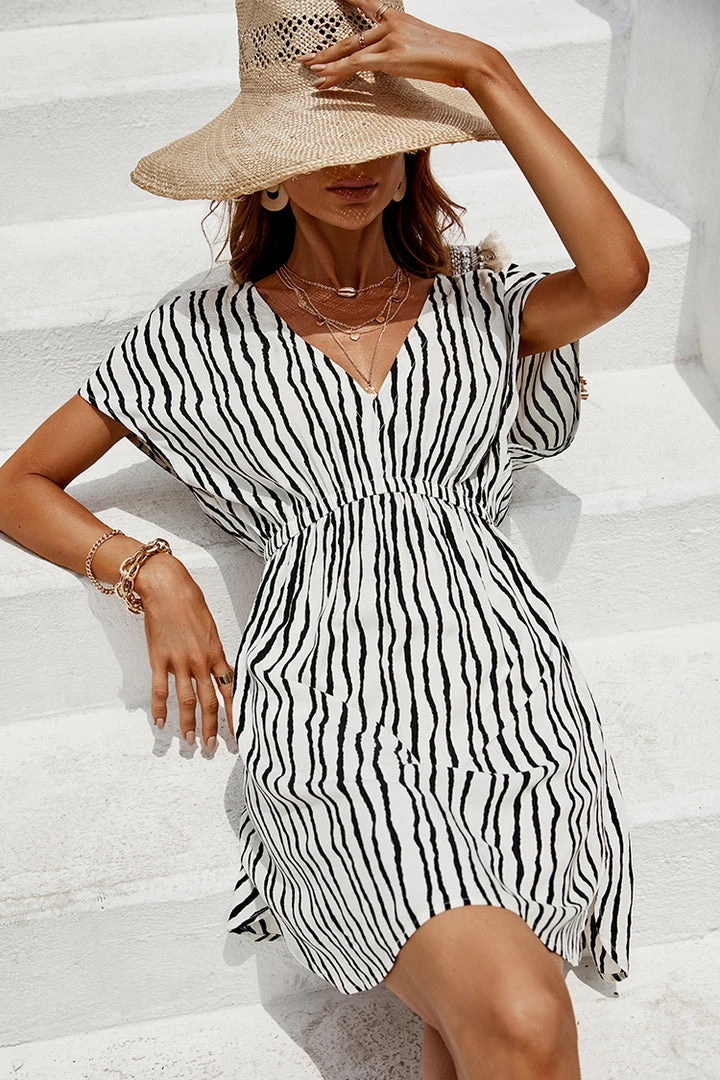 CUPSHE Gracie V-neck Short Sleeve Elastic Waist Cover Up Cover Ups