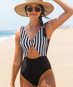 CUPSHE One Pieces Leona Striped Cutout One Piece Swimsuit