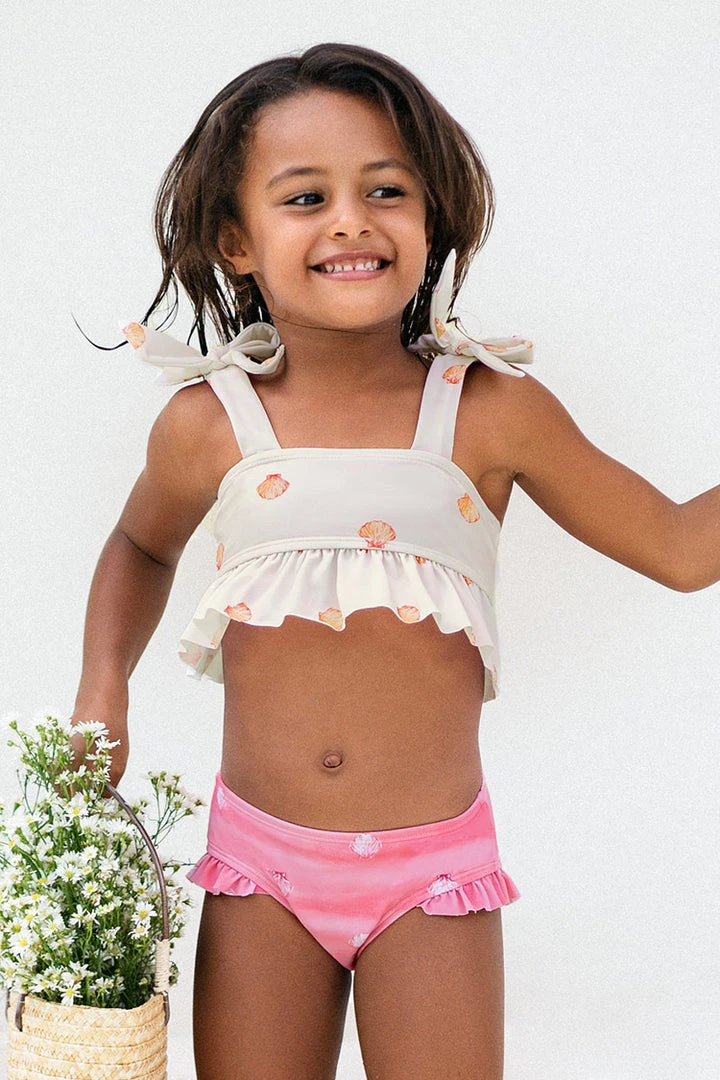 CUPSHE Girls’ Cute Shell Ruffled Hem Bralette And Hipster Bikini Set