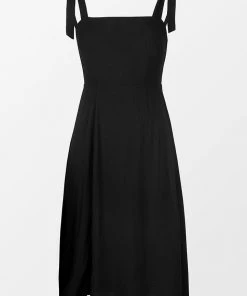 CUPSHE Amayah Black Shoulder Tie Midi Dress Dresses