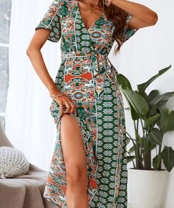 CUPSHE Kora V-neck Short Sleeve Lace Up Dress Dresses