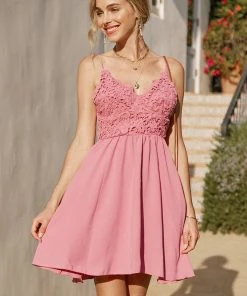 CUPSHE Corong Corong V-neck Cut Out Lace Trims Dresse Dresses