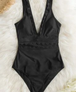 CUPSHE One Pieces Solid Black V-Neck One Piece Swimsuit