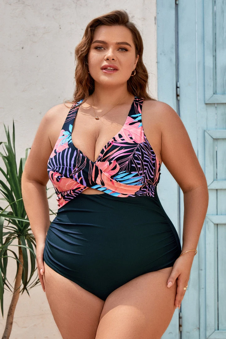 CUPSHE Plus Size Vapor Wave Hot Tropics Molded Twist Front One Piece Swimsuit