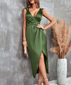 CUPSHE Sarzanna Wide Straps Split Ruching Slip Dress