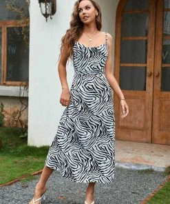 CUPSHE Kasha Boat Neck Backless Zipper Sheath Dress Dresses