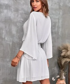 CUPSHE Coralie V-neck Bell Sleeve Ruffle Dress Dresses