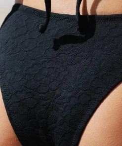 CUPSHE Paris Triangle Cup String Black Bikini