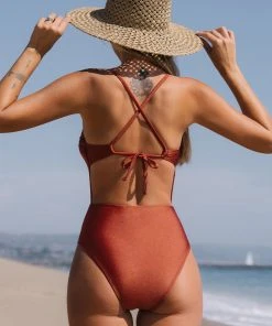 CUPSHE Leah Cut-out Knot One Piece Swimsuit