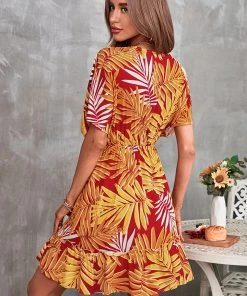 CUPSHE Dresses Maiya Leafy Tie Front Dress