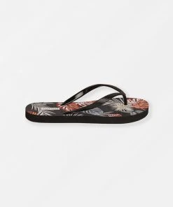 CUPSHE Leopard Black Tropical Print Flip Flops