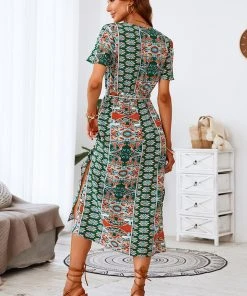 CUPSHE Kora V-neck Short Sleeve Lace Up Dress Dresses