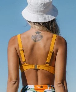 CUPSHE Swimwear UP TO 70% OFF Textured Underwire Bikini Top