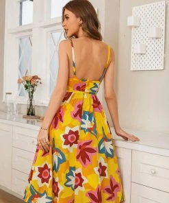 CUPSHE Cassia Square Neck Backless Ruching Slip Dress