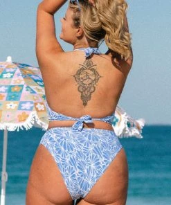 CUPSHE Flower Power Molded Halter High Waist Tummy Control Plus Size Set Swimwear UP TO 70% OFF