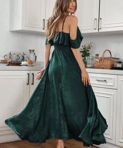 CUPSHE Aubree V-Neck Ruffle Off-shoulder Dress