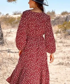 CUPSHE Dresses Charleigh V-neck Ditsy Lace Up A-shape Dress