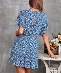 CUPSHE Dresses Gracie Ditsy V-neck Short Ruffle Dress