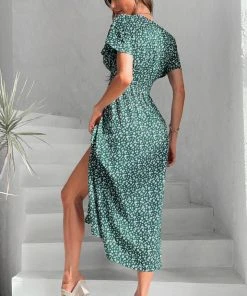 CUPSHE Elliott V-neck Mid Length Floral Dress