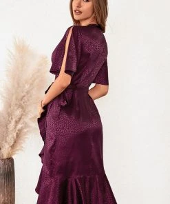 CUPSHE Verona Short Sleeve Lace Up V-neck Dress