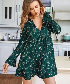 CUPSHE Londyn V-neck Ditsy A-Shape Dress