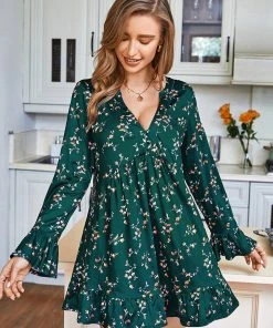 CUPSHE Londyn V-neck Ditsy A-Shape Dress