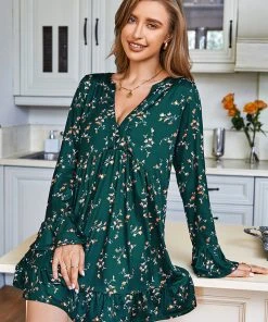 CUPSHE Londyn V-neck Ditsy A-Shape Dress