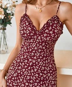 CUPSHE Dresses Effie V-neck Frill Ditsy A-Shape Dress