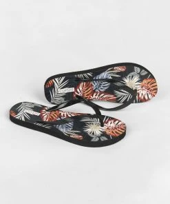 CUPSHE Leopard Black Tropical Print Flip Flops