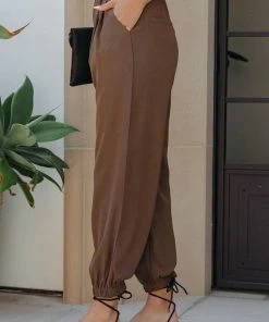 CUPSHE Lola Fitted Waisted Pleated Button Pants