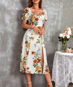 CUPSHE Guinevere Square Neck Bubble Sleeve Smocking Dress