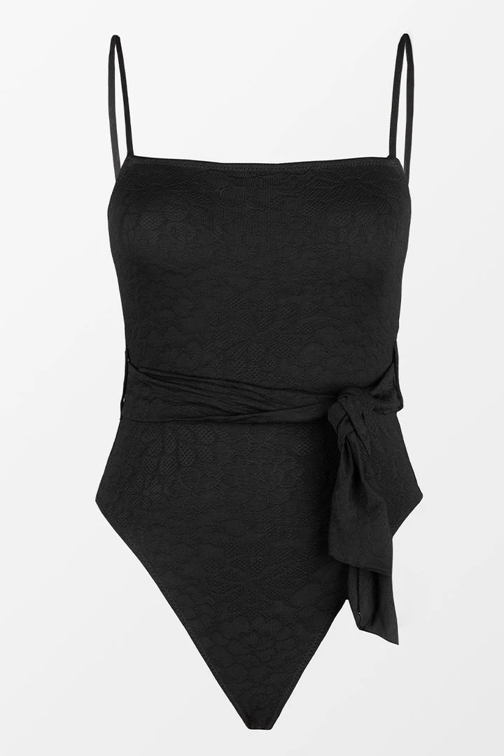 CUPSHE Lauren Belted Bandeau Black One Piece Swimsuit