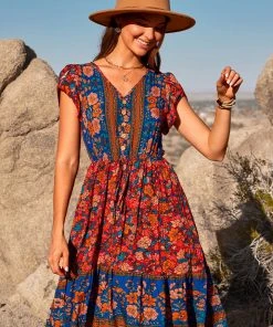 CUPSHE Jaycee V-neck Bubble Sleeve A-shape Dress