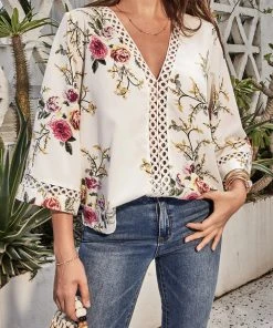 CUPSHE Beach Shirts & Tops Guinevere Flared Sleeve V-neck Lace Trims Tops