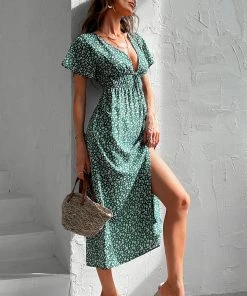 CUPSHE Elliott V-neck Mid Length Floral Dress