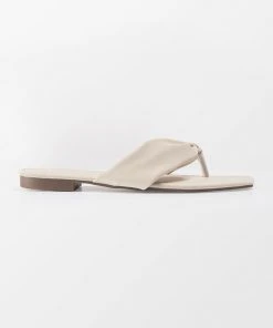 CUPSHE Hera Ruched Thong Sandals Accs & Clothing