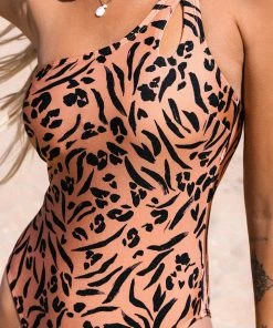 CUPSHE Love Struck Asymmetrical One Piece