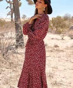 CUPSHE Dresses Charleigh V-neck Ditsy Lace Up A-shape Dress