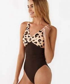 CUPSHE One Pieces Wild Leopard Twist One Piece Swimsuit