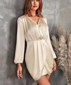 CUPSHE Dresses Zyanya Set In Sleeve V-Neck Pleated Dress